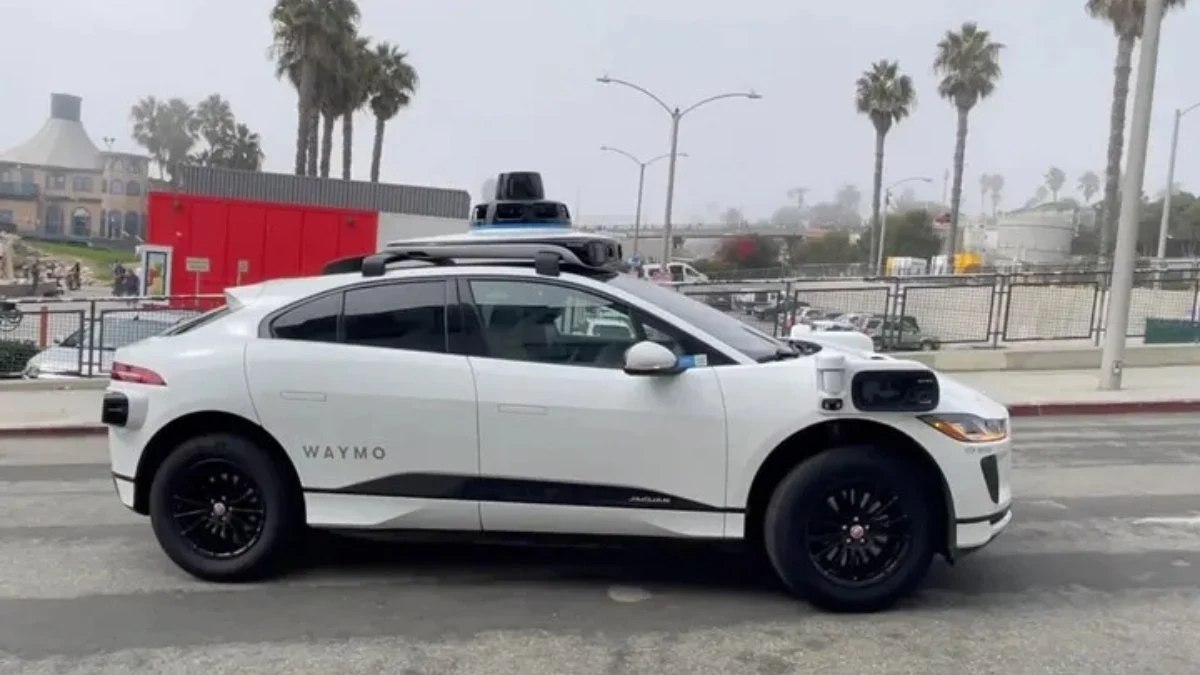 Google’ın şirketi Waymo, robot taksiler için Hyundai ile görüşüyor