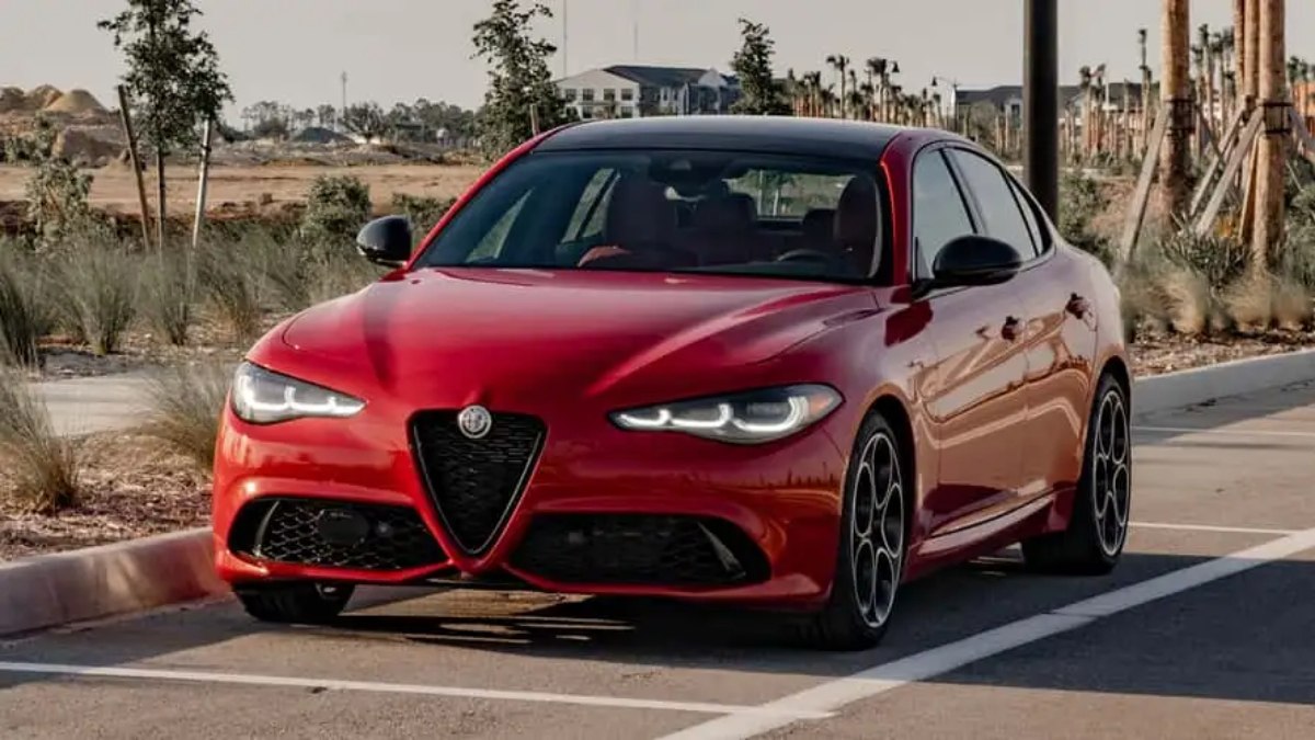 Alfa Romeo, içten yanmalı motorlardan vazgeçmeyecek